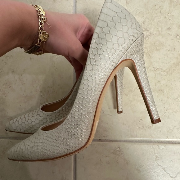 Vince Camuto Heels - Picture 2 of 8
